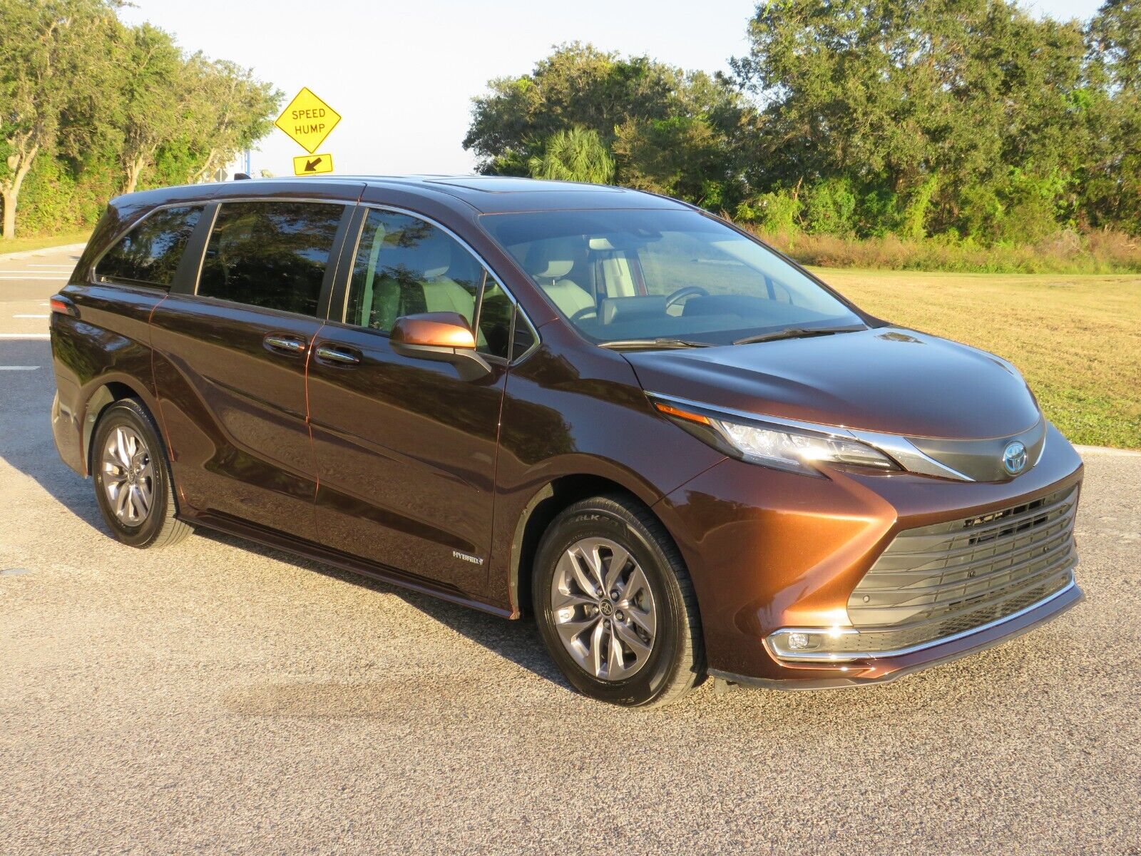 2021 Toyota Sienna XLE AWD 2.5L Sunset Bronze - Carseva - Find the ...